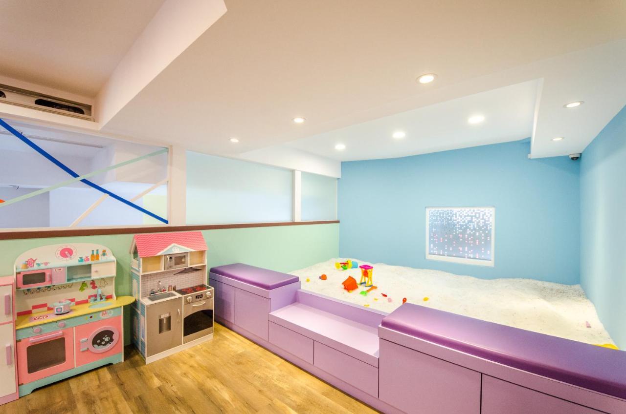安尼赫時尚旅店 Anich Fashion Inn I 墾丁大街 I 親子遊戲區 I 停車位 Exteriör bild